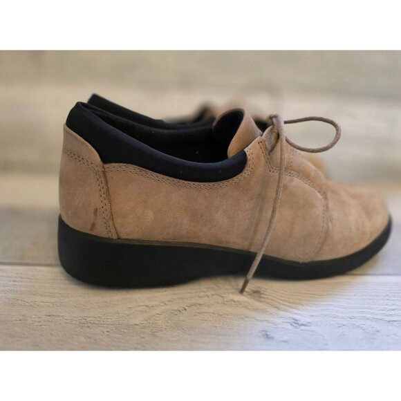 Clarks Other - Clarks Mens Tan Leather Lace-Up Shoes With Black Trim & Rubber Sole 8.5